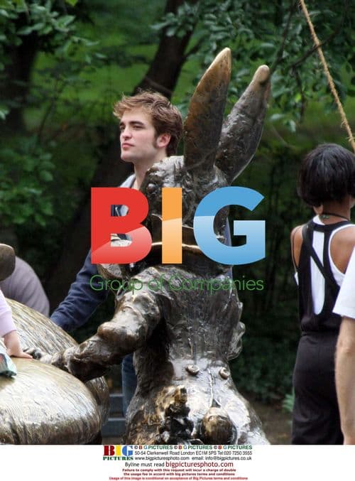 Robert Pattinson on 'Remember Me' set