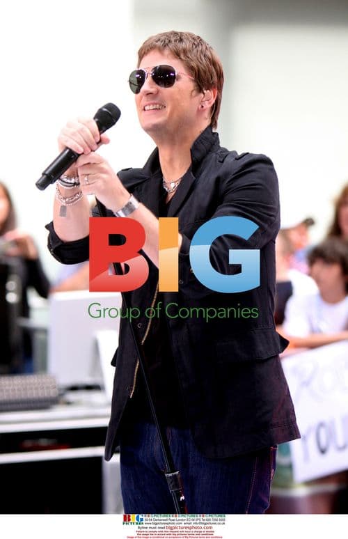 Rob Thomas Performing at Today Show Concert