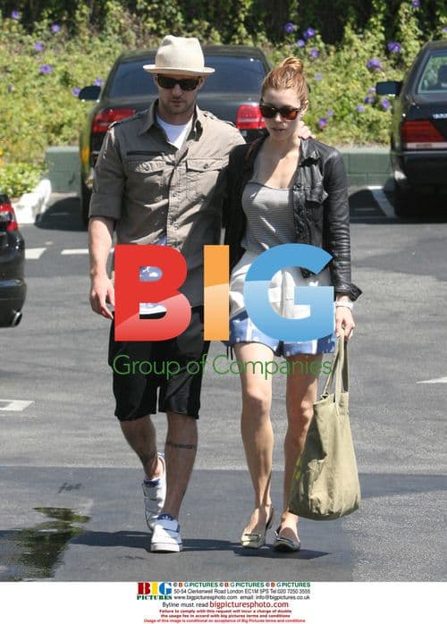 Justin Timberlake and Jessica Biel grocery shopping