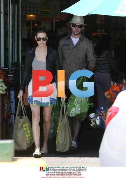 Justin Timberlake and Jessica Biel grocery shopping