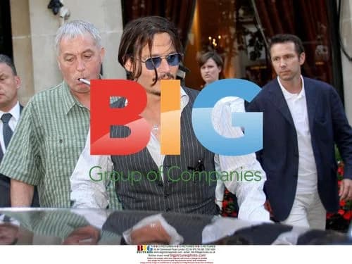 Johnny Depp leaves Paris hotel