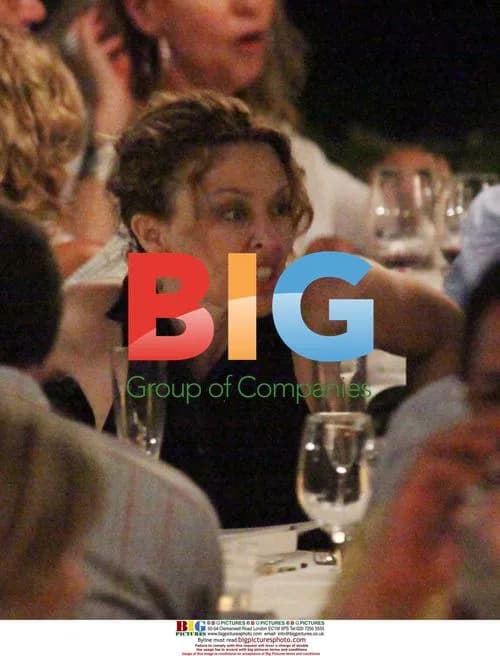 Kylie Minogue and Andres Velencoso have dinner in Spain
