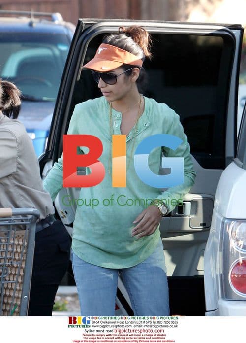 Camila Alves Shops for 4th of July