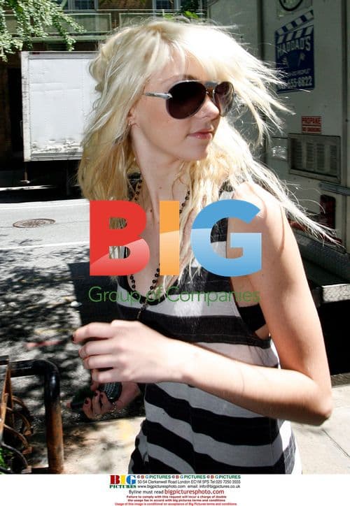 Taylor Momsen on 'Gossip Girl' set in NYC