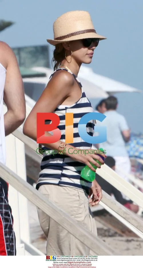 Jessica Alba & Family Celebrate 4th of July