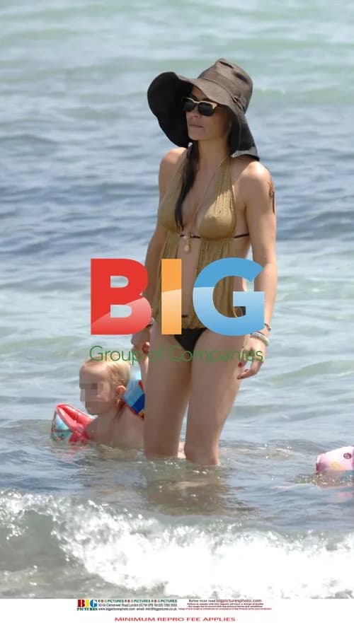 Elen Rives Wears Black Hat in Ibiza