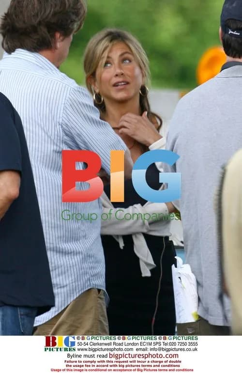 Jennifer Aniston and Gerard Butler on movie set