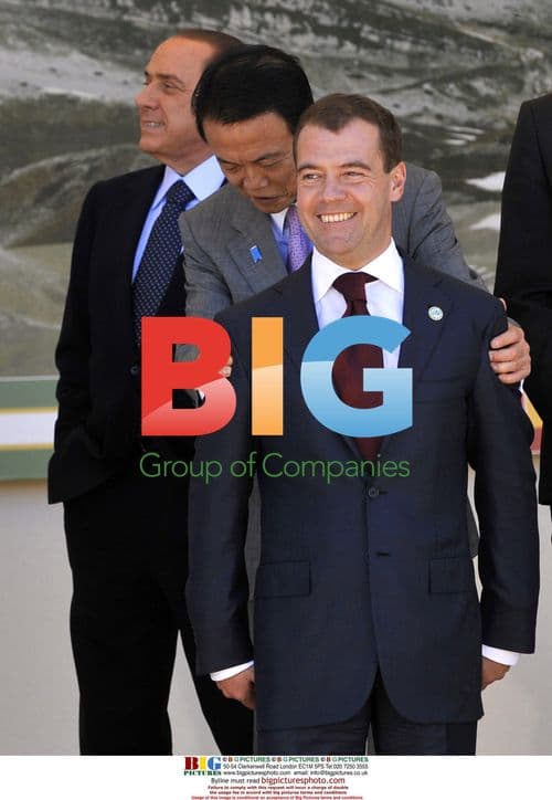 G8 and G5 Leaders Group Photo in L'Aquila