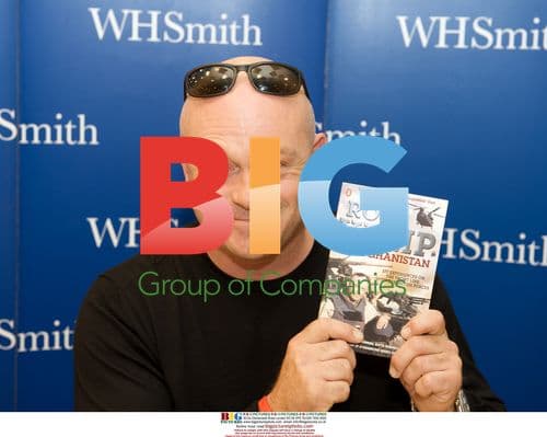 Ross Kemp signs new book in Sheffield