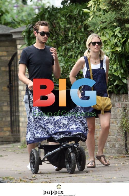 Edith Bowman and Family Out in London