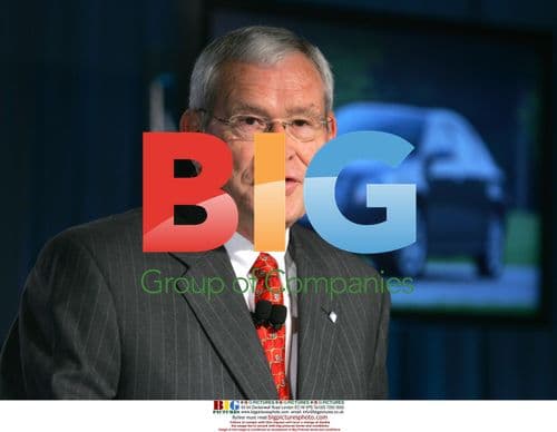 GM Chairman Edward E. Whitacre addresses media