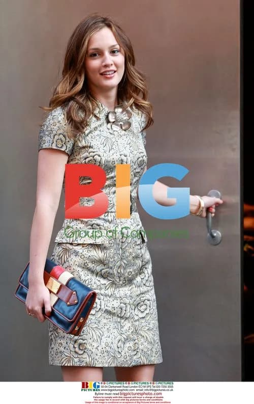 Leighton Meester and Ed Westwick filming "Gossip Girl"