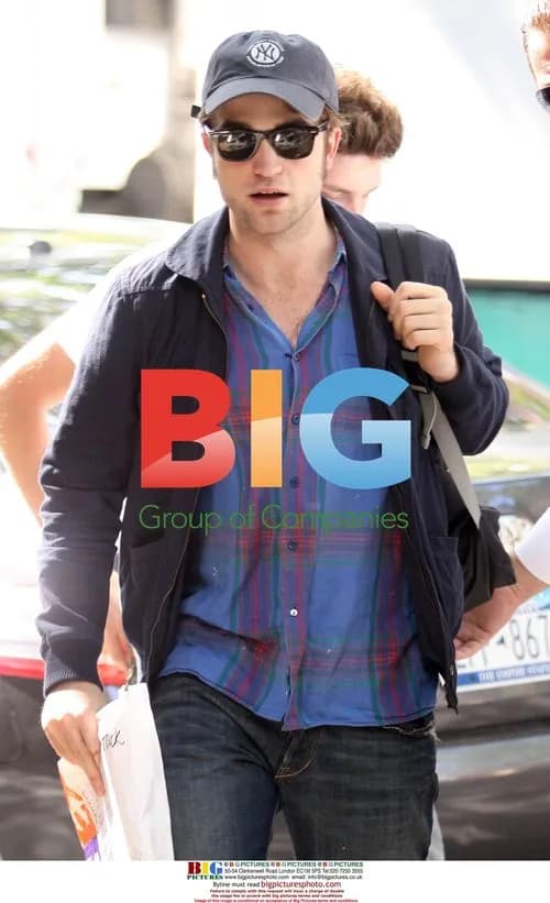 Robert Pattinson on set of 'Remember Me'