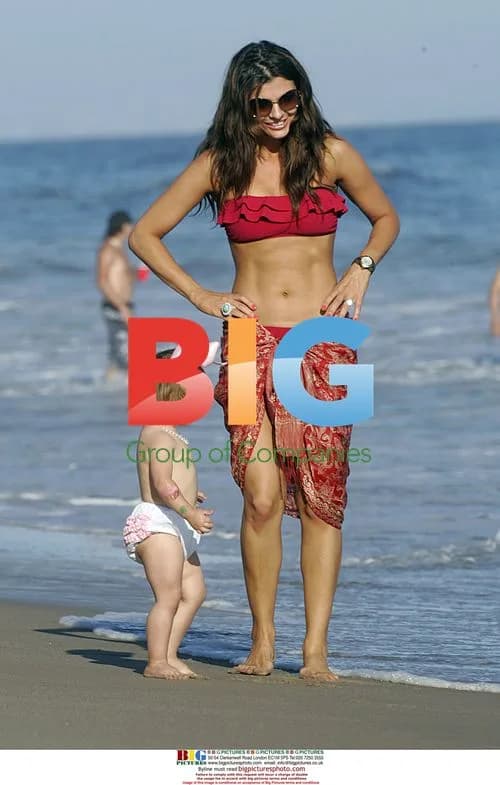 Ali Landry and daughter Estelle on Malibu beach