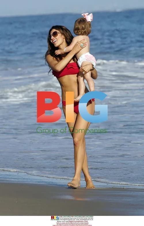 Ali Landry and daughter Estelle on Malibu beach