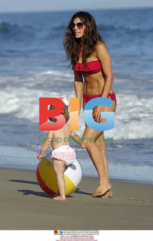 Ali Landry and daughter Estelle on Malibu beach