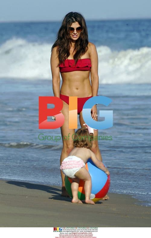 Ali Landry and daughter Estelle on Malibu beach