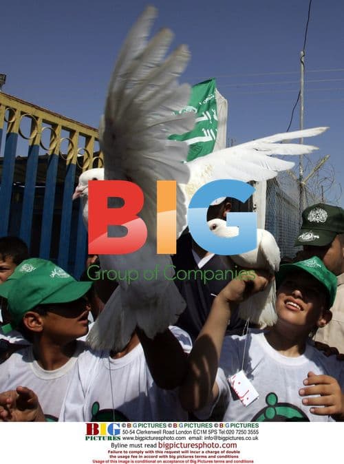 Palestinian children protest in Gaza