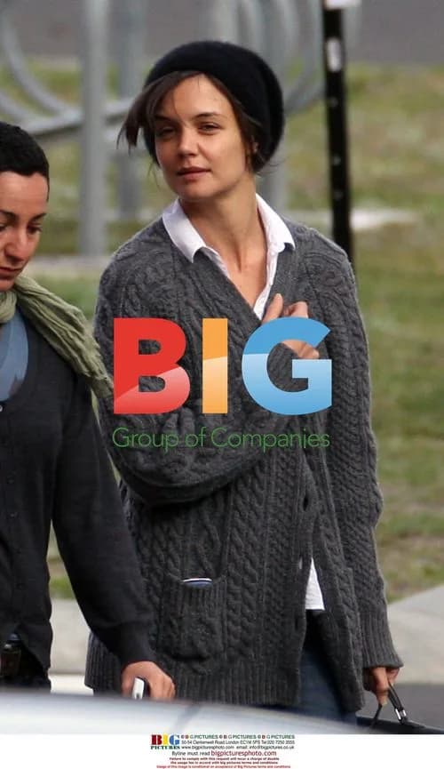 Katie Holmes on 'Don't Be Afraid' set