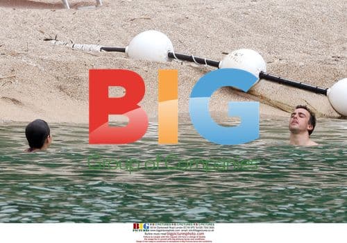 F1 driver Alonso and wife in Monaco