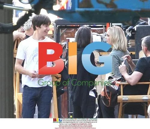 Drew Barrymore and Justin Long on 'Going the Distance' film set