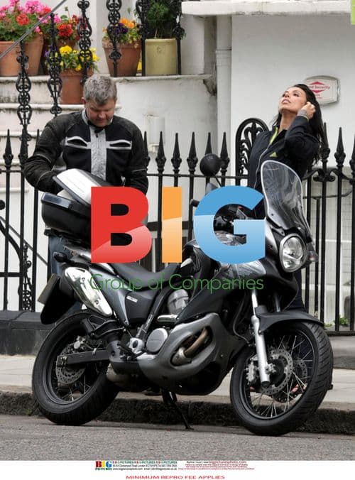 Adrian Chiles and Christine Bleakley Share Ride