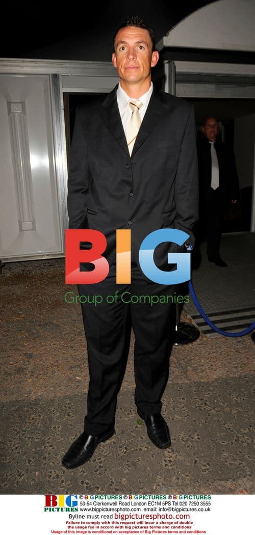 Andre Nel leaving Ricky Ponting Foundation dinner