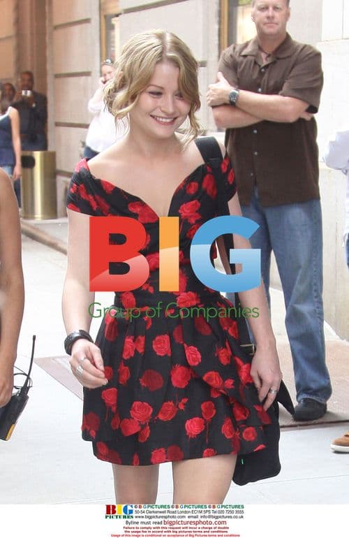 Emilie de Ravin on 'Remember Me' set