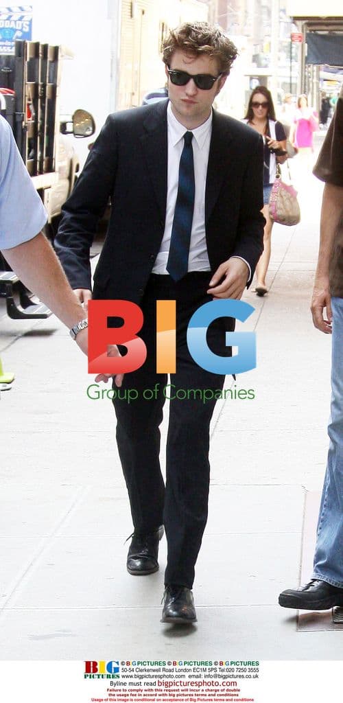 Robert Pattinson on set of 'Remember Me'