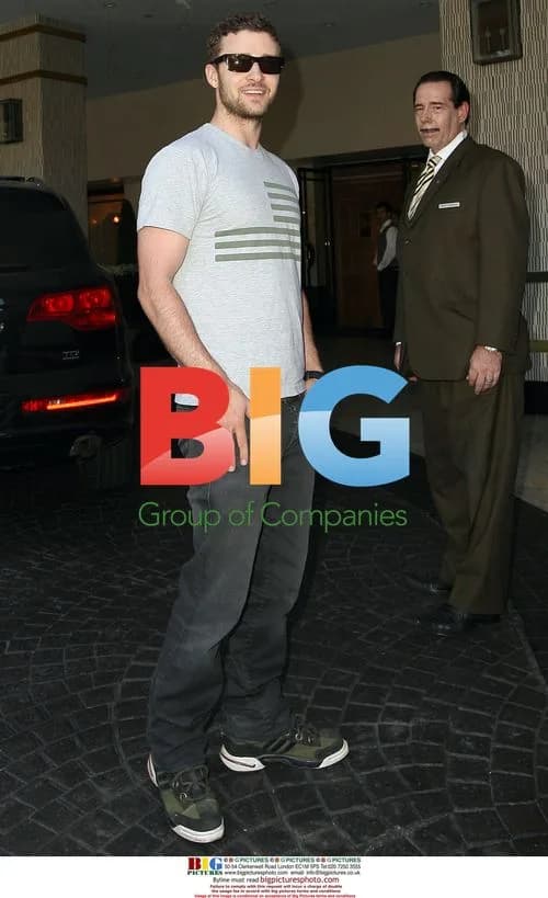 Justin Timberlake confronts photographer