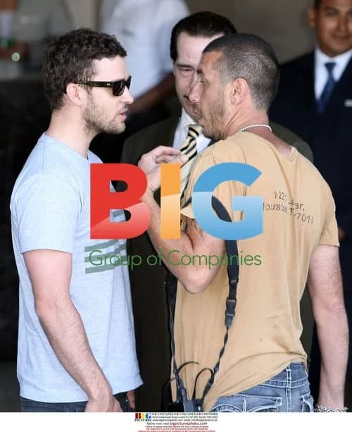Justin Timberlake confronts photographer