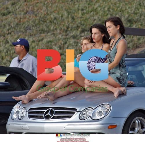 90210 Actresses Film Beach Scene