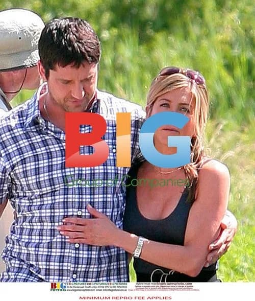Jennifer Aniston and Gerard Butler on The Bounty set