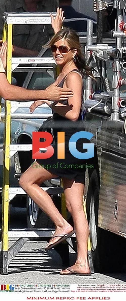 Jennifer Aniston and Gerard Butler on movie set
