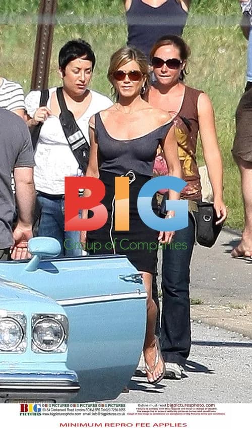 Jennifer Aniston and Gerard Butler on movie set