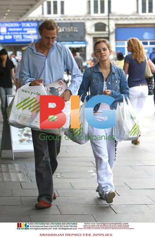 Emma Watson goes shopping with boyfriend