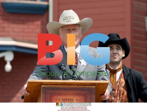 Larry Hagman and Vicky Martin Berrocal at Port Aventura