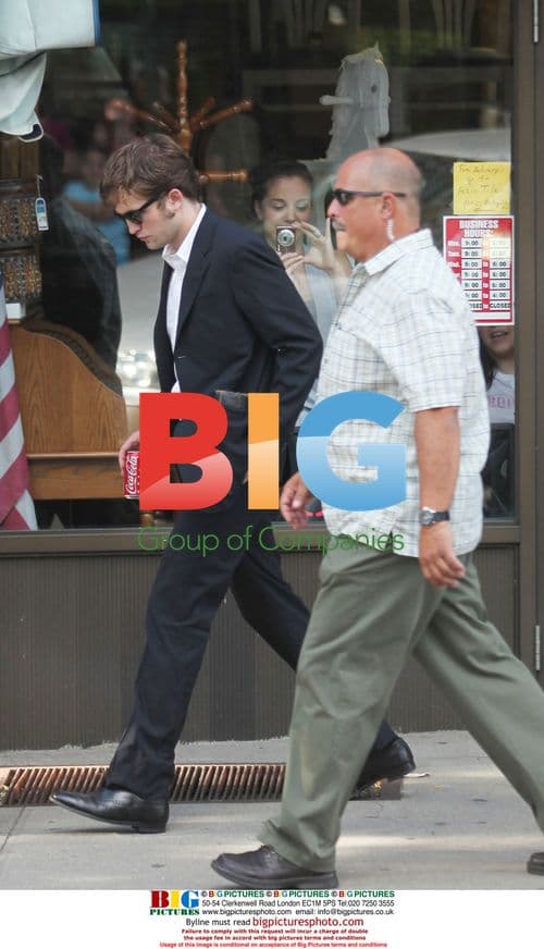 Robert Pattinson on 'Remember Me' set