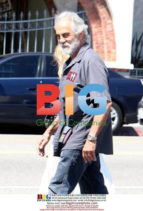 Tommy Chong and wife Shelby at LA market