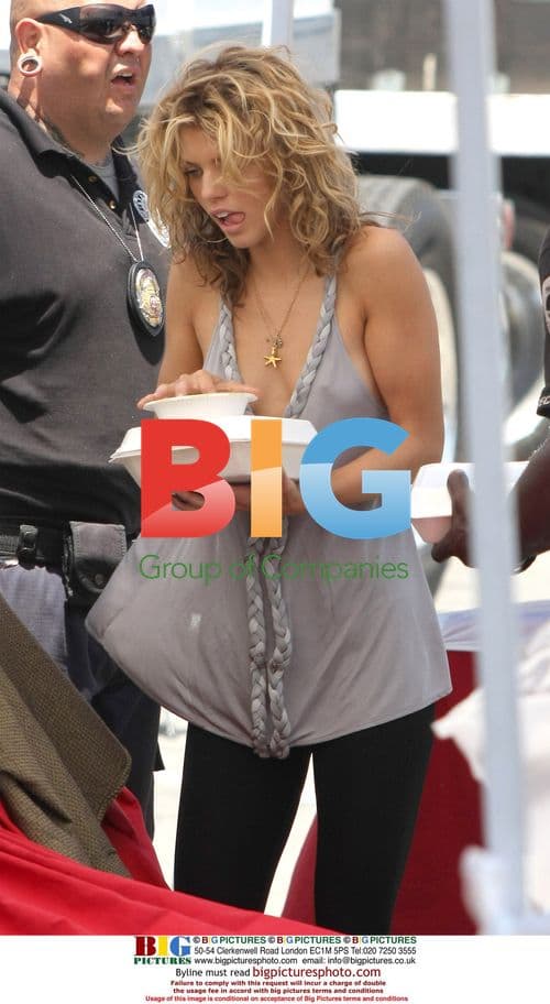 AnnaLynne McCord on 90210 set