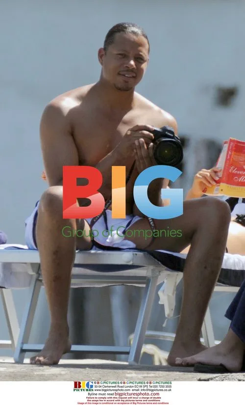Terence Howard relaxes on the beach in Ischia