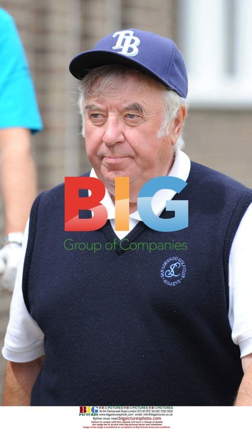 Celebrities attend charity golf tournament