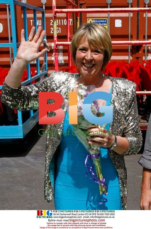 Fern Britton and Phil Vickery leave This Morning