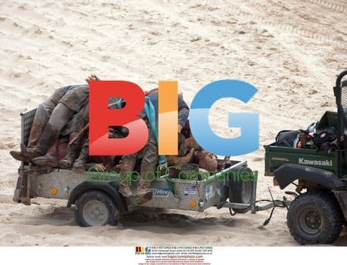 Russell Crowe filming new Robin Hood movie