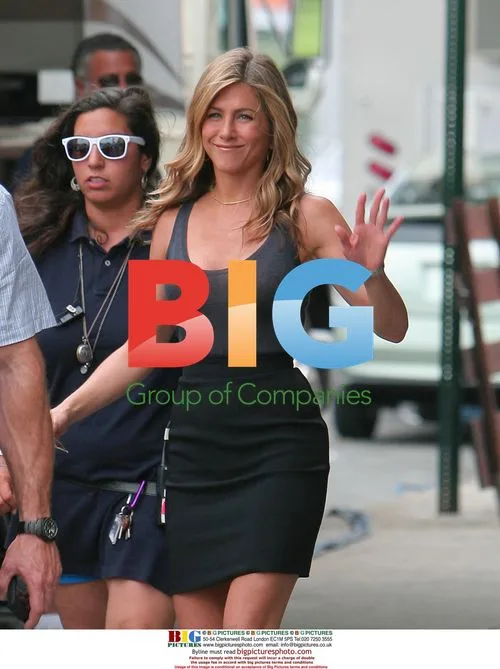 Jennifer Aniston on set of 'The Bounty' in NYC