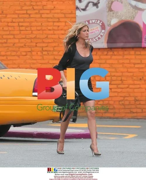 Jennifer Aniston Filming 'The Bounty' in NYC
