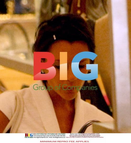 Victoria Beckham Shopping with Cruz in LA