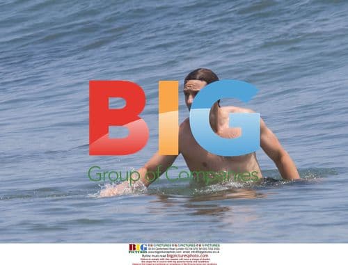 David Duchovny cools off in Malibu