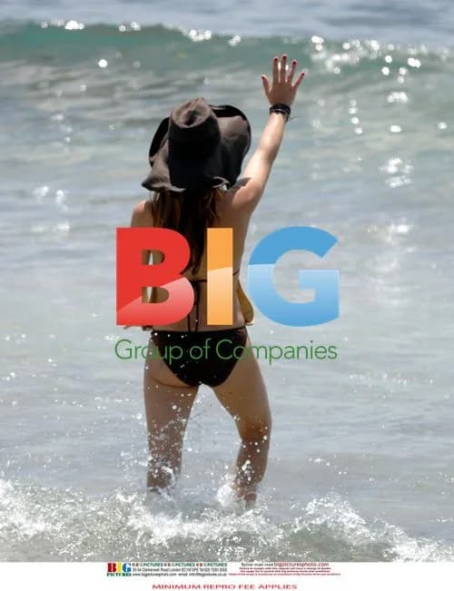 Elen Rives Vacationing in Ibiza, Spain