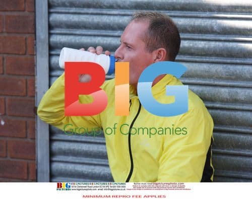 Gascoigne and Beardsley train for charity match